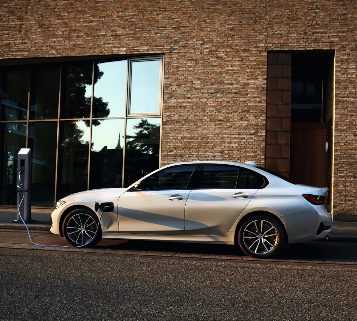 BMW Plug-In Hybrid charging